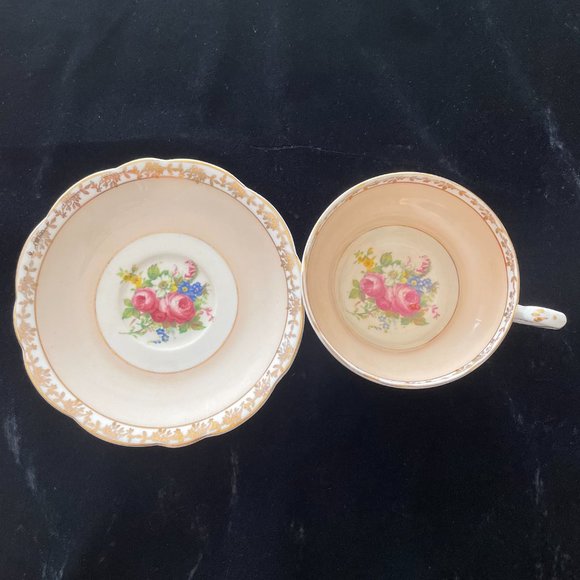 Vintage Foley wide mouth tea cup and saucer - Picture 8 of 8